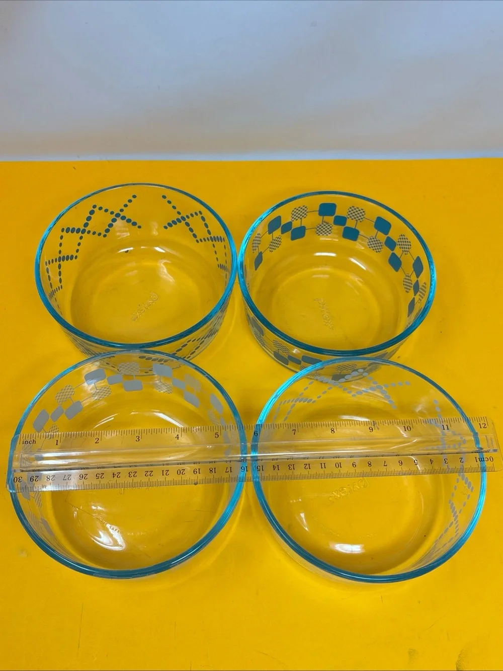 4 pc Stack of Vintage PYREX Glass Bowls with Blue and White Geometric Print used - Picture 8 of 16